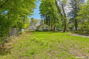 1572 Whitney Ave, Hamden, CT 06517 - Photo 23