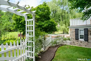351 Erskine Rd, Stamford, CT 06903 - Photo 29