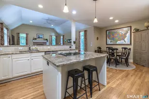 7 Pinnacle Dr, Newtown, CT 06470 - Photo 5