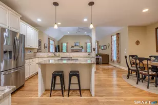 7 Pinnacle Dr, Newtown, CT 06470 - Photo 3