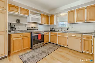 128 Jeffrey Ln, Newington, CT 06111 - Photo 3