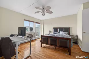 35 West Walk, West Haven, CT 06516 - Photo 17