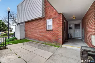 35 West Walk, West Haven, CT 06516 - Photo 3