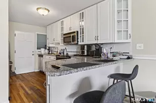 35 West Walk, West Haven, CT 06516 - Photo 7