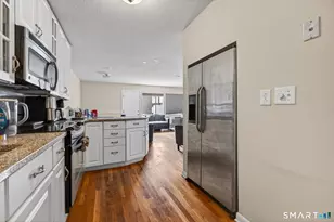 35 West Walk, West Haven, CT 06516 - Photo 5