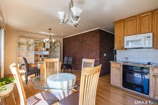 105 Bear Paw Rd, Bridgeport, CT 06606 - Photo 15