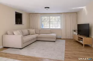 51 Oakwood St, Enfield, CT 06082 - Photo 3