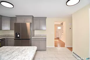 51 Oakwood St, Enfield, CT 06082 - Photo 11