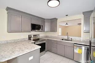51 Oakwood St, Enfield, CT 06082 - Photo 7