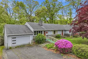 95 Westwood Dr, Easton, CT 06612 - Photo 1