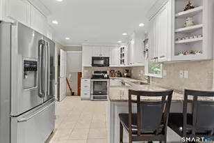 174 W Rocks Rd, Norwalk, CT 06851 - Photo 5