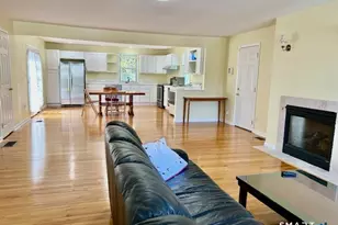 25 Suzanne Cir, Fairfield, CT 06824 - Photo 3