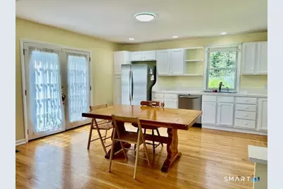 25 Suzanne Circle, Fairfield, CT 06824 - Photo 5