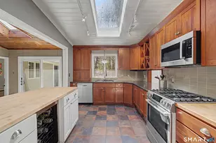 304 Bushy Hill Rd, Simsbury, CT 06070 - Photo 3