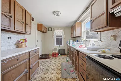 385 Brewer Street, East Hartford, CT 06118 - Photo 9