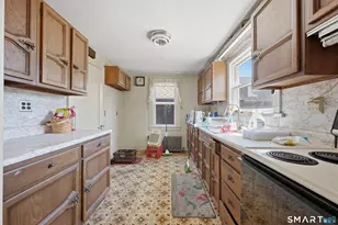 385 Brewer St, East Hartford, CT 06118 - Photo 9