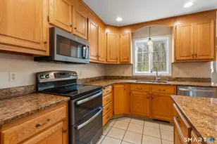 107 Country Ln, Hebron, CT 06248 - Photo 11