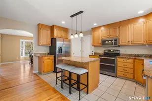 107 Country Ln, Hebron, CT 06248 - Photo 9