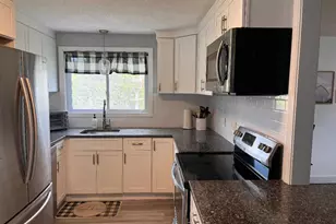37 Hartman Ave, East Haven, CT 06512 - Photo 3