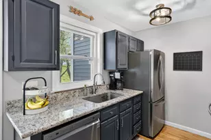 1691 Norwich-New London Turnpike, Montville, CT 06382 - Photo 11