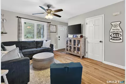 1691 Norwich New London Turnpike #E5, Montville, CT 06382 - Photo 3