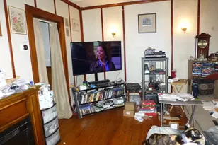 240 Vauxhall St, New London, CT 06320 - Photo 3
