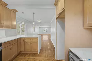 85 Iroquois Rd, Stamford, CT 06902 - Photo 15