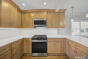 85 Iroquois Rd, Stamford, CT 06902 - Photo 13