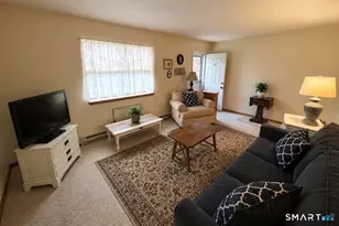 975 Meriden Rd, Waterbury, CT 06705 - Photo 1