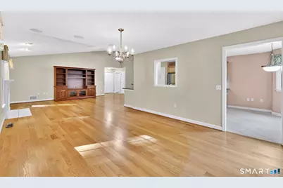 10 Knollwood Circle, Enfield, CT 06082 - Photo 9