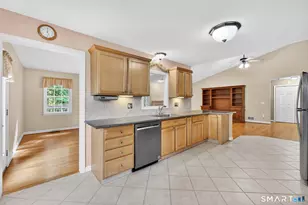 10 Knollwood Cir, Enfield, CT 06082 - Photo 11
