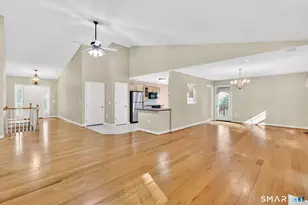 10 Knollwood Cir, Enfield, CT 06082 - Photo 7