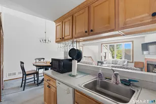 80 Little Oak Ln, Rocky Hill, CT 06067 - Photo 11