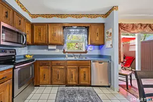 76 Worcester Ave, Waterbury, CT 06705 - Photo 11