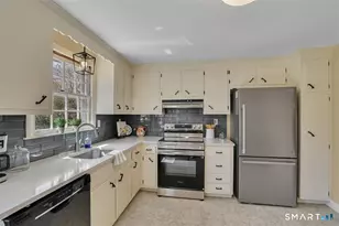 35 Parkwood Dr, East Hartford, CT 06118 - Photo 9