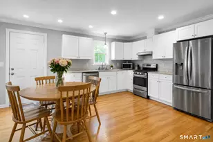 124 Pine Hill Ave, Stamford, CT 06906 - Photo 7