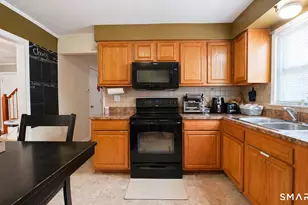 86 Crestwood Ave, Waterbury, CT 06704 - Photo 5