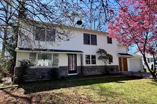 8 Oakridge Dr, Enfield, CT 06082 - Photo 1