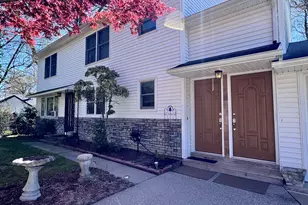 8 Oakridge Dr, Enfield, CT 06082 - Photo 3