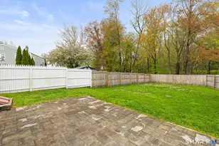 40 Beacon View Dr, Fairfield, CT 06825 - Photo 13