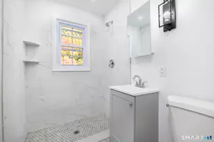 40 Beacon View Dr, Fairfield, CT 06825 - Photo 9