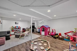 14 Baldwin St, Meriden, CT 06451 - Photo 25