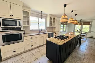 37 William St, Stonington, CT 06379 - Photo 11
