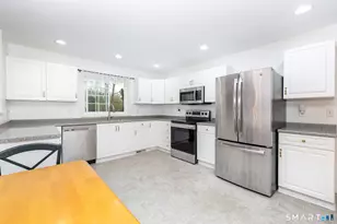 54 Elizabeth Cir, Newtown, CT 06482 - Photo 9