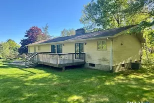 21 Maple Vale Dr, Woodbridge, CT 06525 - Photo 3