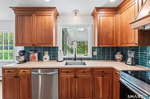 7 Arapaho Rd, Brookfield, CT 06804 - Photo 11