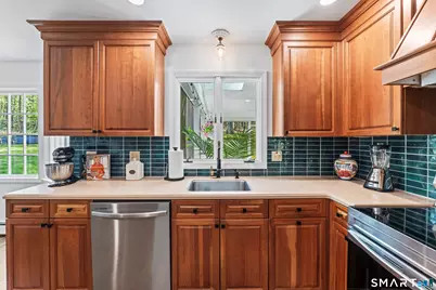 7 Arapaho Road, Brookfield, CT 06804 - Photo 17