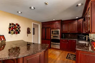 253 Braeside Dr, Hamden, CT 06514 - Photo 9