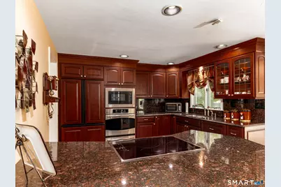 253 Braeside Drive, Hamden, CT 06514 - Photo 7