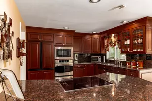253 Braeside Dr, Hamden, CT 06514 - Photo 7